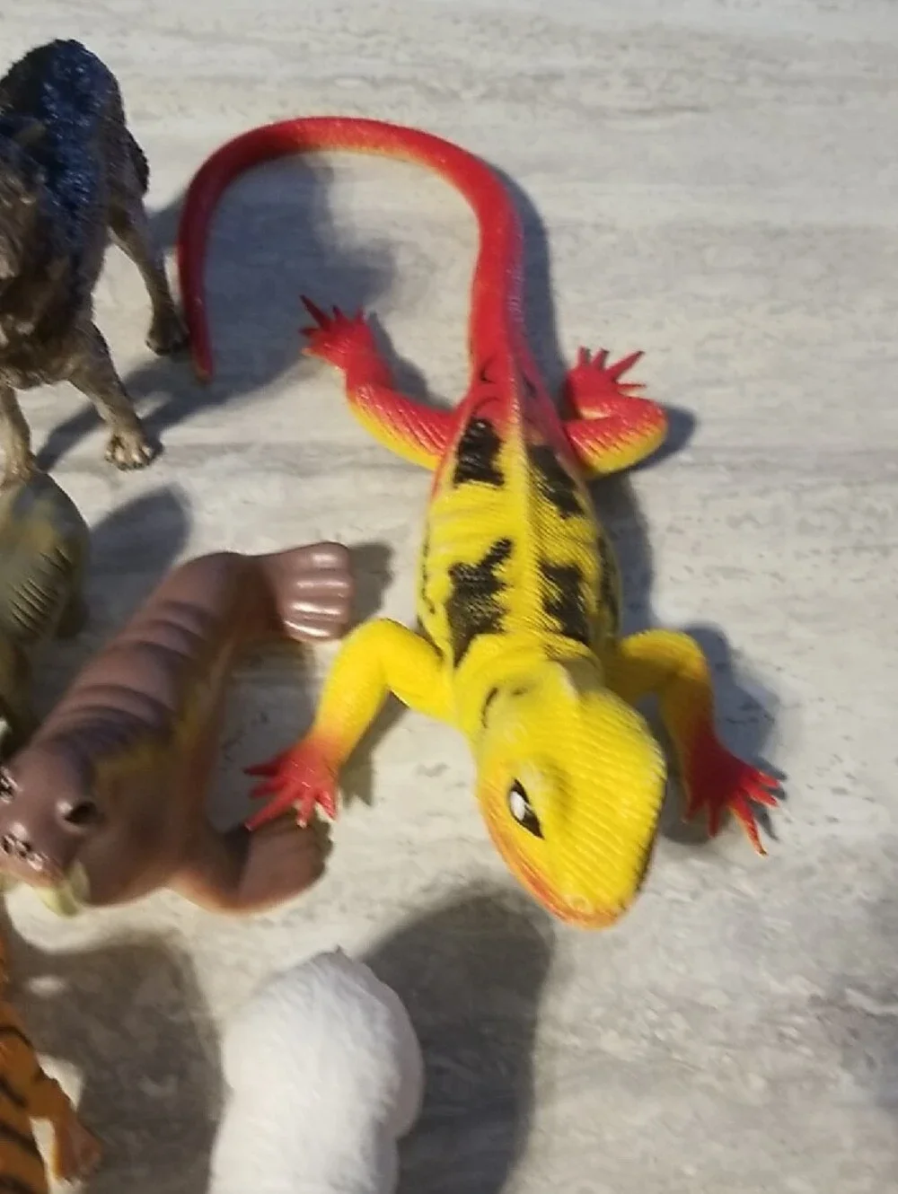 Mixed Animal Figurine Lot - Colorful Animals - Picture 7 of 7